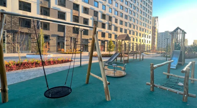 Запустили весеннюю программу благоустройства дворов